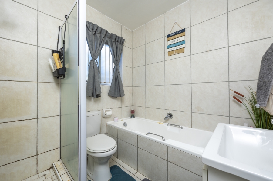 2 Bedroom Property for Sale in D